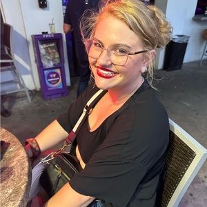 Meet your Posher, Jules